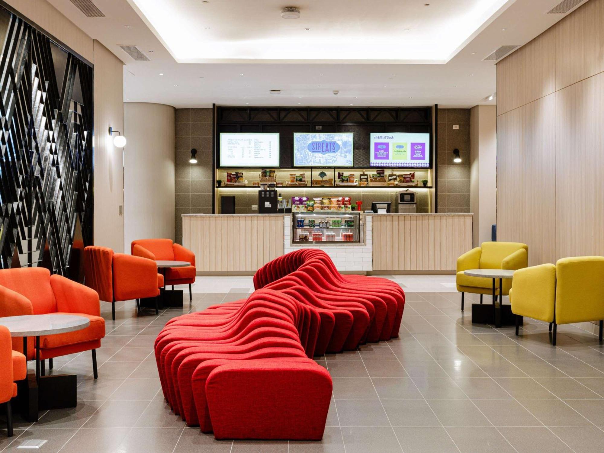 Ibis Styles Manila Araneta City Quezon City Esterno foto